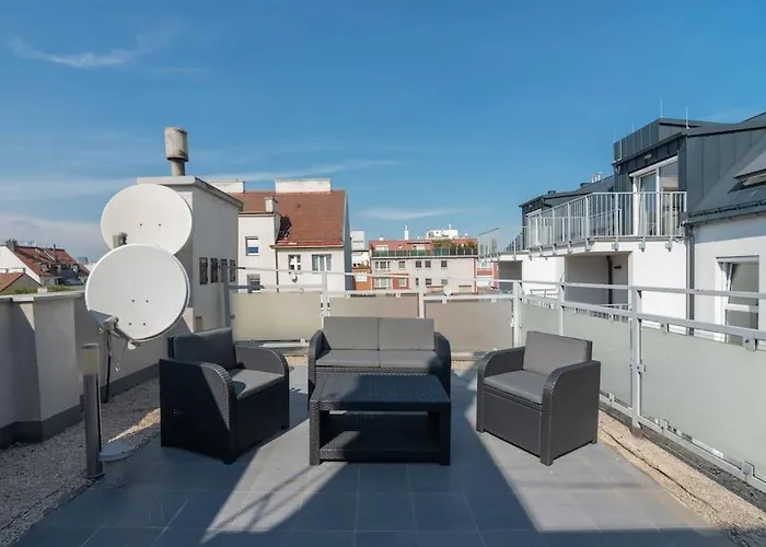 Grosse Terrasse, Klimaanlage Und U-bahn Naehe * Vienna