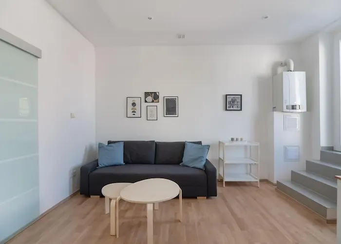 Apartment Grosse Terrasse, Klimaanlage Und U-bahn Naehe