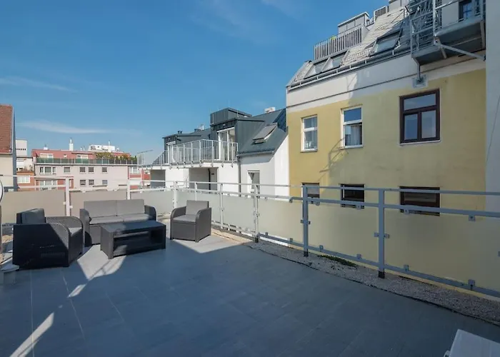 Grosse Terrasse, Klimaanlage Und U-bahn Naehe * Vídeň